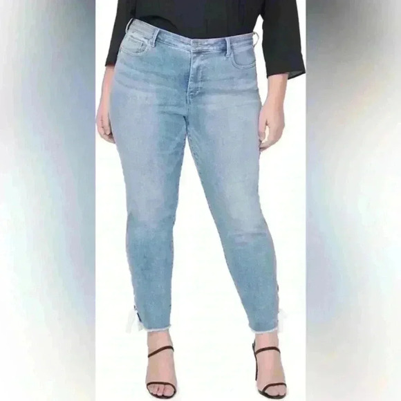 NYDJ Curves 360 rayed Lace-Up Hem Ankle Slim Jeans - Picture 1 of 13